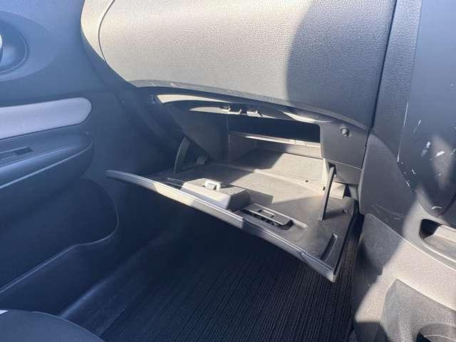 ノート Ｘ　インテリジェントエマージェンシーブレーキ！車線逸脱警報！ケンウッドナビ＆１セグＴＶ＆ＤＶＤ！オートライト！社外ＥＴＣ！インテリジェントキー／プッシュスタート！アイドリングストップ！（50枚目）