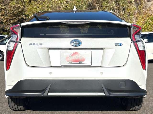 プリウス Ａプレミアム　ツーリングセレクション　セーフティセンスＰ！ブラインドスポットモニター！レザーシート！快適温熱シート！運転席パワーシート！純正ナビ＆フルセグＴＶ＆ＢＴ＆バックカメラ！ＬＥＤヘッドライト！オートライト！（6枚目）