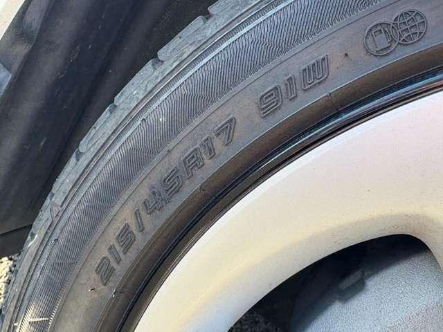 プリウス Ａプレミアム　ツーリングセレクション　セーフティセンスＰ！ブラインドスポットモニター！レザーシート！快適温熱シート！運転席パワーシート！純正ナビ＆フルセグＴＶ＆ＢＴ＆バックカメラ！ＬＥＤヘッドライト！オートライト！（12枚目）