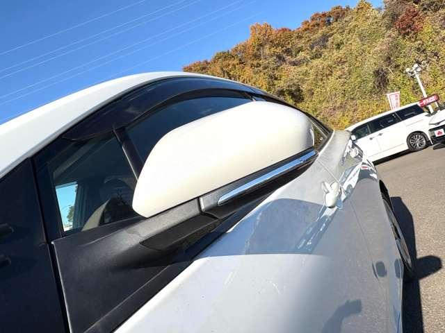 プリウス Ａプレミアム　ツーリングセレクション　セーフティセンスＰ！ブラインドスポットモニター！レザーシート！快適温熱シート！運転席パワーシート！純正ナビ＆フルセグＴＶ＆ＢＴ＆バックカメラ！ＬＥＤヘッドライト！オートライト！（14枚目）