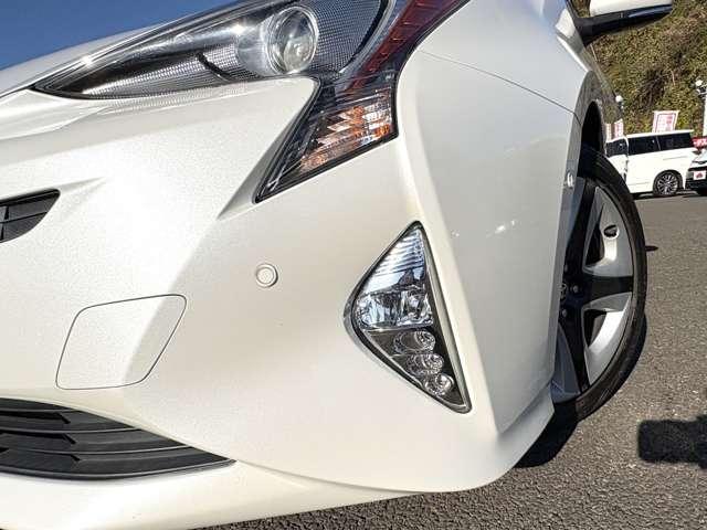 プリウス Ａプレミアム　ツーリングセレクション　セーフティセンスＰ！ブラインドスポットモニター！レザーシート！快適温熱シート！運転席パワーシート！純正ナビ＆フルセグＴＶ＆ＢＴ＆バックカメラ！ＬＥＤヘッドライト！オートライト！（17枚目）