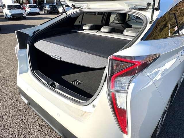 プリウス Ａプレミアム　ツーリングセレクション　セーフティセンスＰ！ブラインドスポットモニター！レザーシート！快適温熱シート！運転席パワーシート！純正ナビ＆フルセグＴＶ＆ＢＴ＆バックカメラ！ＬＥＤヘッドライト！オートライト！（27枚目）