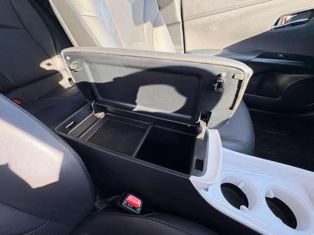 プリウス Ａプレミアム　ツーリングセレクション　セーフティセンスＰ！ブラインドスポットモニター！レザーシート！快適温熱シート！運転席パワーシート！純正ナビ＆フルセグＴＶ＆ＢＴ＆バックカメラ！ＬＥＤヘッドライト！オートライト！（52枚目）