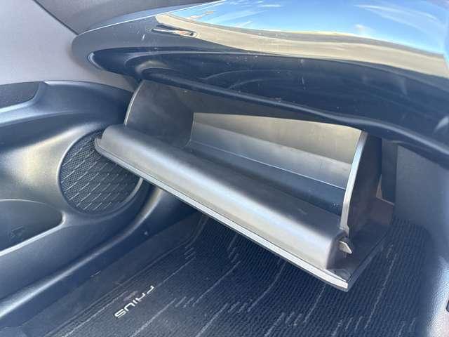 プリウス Ａプレミアム　ツーリングセレクション　セーフティセンスＰ！ブラインドスポットモニター！レザーシート！快適温熱シート！運転席パワーシート！純正ナビ＆フルセグＴＶ＆ＢＴ＆バックカメラ！ＬＥＤヘッドライト！オートライト！（53枚目）