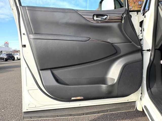 エルグランド ２５０ハイウェイスターＳ　ＮＩＳＳＡＮＣＯＭＭＥＣＴナビゲーションシステム／リアエンターテイメントシステムセット（45枚目）