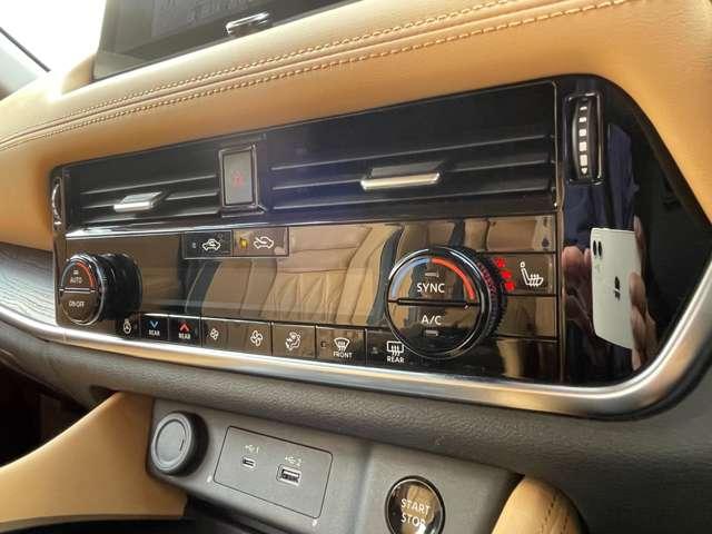 「ＤＵＡＬエアコン」運転席と助手席で温度を別に設定できます。