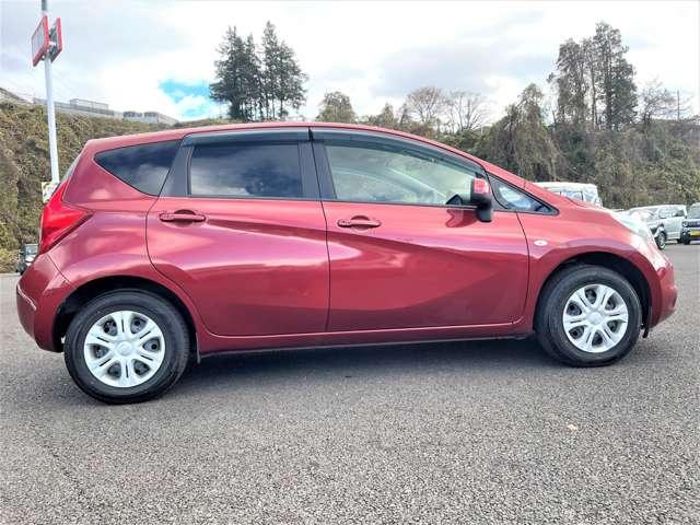 ノート １．２Ｘ　ＦＯＵＲ　４ＷＤ　５名　社外ＥＴＣ／純正メモリーナビ／オートエアコン／ＡＢＳ／ワンセグＴＶ／１４インチ／スマートキー／スマートプッシュスタート／電動格納ミラー／ワンオーナー／禁煙車／４ＷＤ（7枚目）