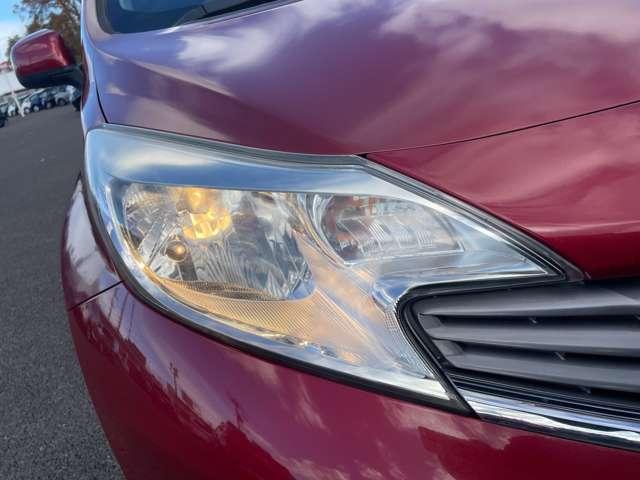 ノート １．２Ｘ　ＦＯＵＲ　４ＷＤ　５名　社外ＥＴＣ／純正メモリーナビ／オートエアコン／ＡＢＳ／ワンセグＴＶ／１４インチ／スマートキー／スマートプッシュスタート／電動格納ミラー／ワンオーナー／禁煙車／４ＷＤ（14枚目）