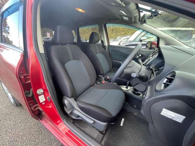 ノート １．２Ｘ　ＦＯＵＲ　４ＷＤ　５名　社外ＥＴＣ／純正メモリーナビ／オートエアコン／ＡＢＳ／ワンセグＴＶ／１４インチ／スマートキー／スマートプッシュスタート／電動格納ミラー／ワンオーナー／禁煙車／４ＷＤ（16枚目）