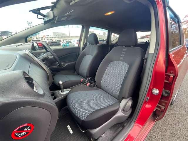 ノート １．２Ｘ　ＦＯＵＲ　４ＷＤ　５名　社外ＥＴＣ／純正メモリーナビ／オートエアコン／ＡＢＳ／ワンセグＴＶ／１４インチ／スマートキー／スマートプッシュスタート／電動格納ミラー／ワンオーナー／禁煙車／４ＷＤ（18枚目）