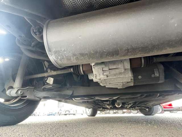 ノート １．２Ｘ　ＦＯＵＲ　４ＷＤ　５名　社外ＥＴＣ／純正メモリーナビ／オートエアコン／ＡＢＳ／ワンセグＴＶ／１４インチ／スマートキー／スマートプッシュスタート／電動格納ミラー／ワンオーナー／禁煙車／４ＷＤ（32枚目）