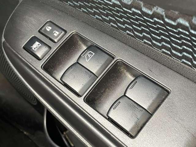 ノート １．２Ｘ　ＦＯＵＲ　４ＷＤ　５名　社外ＥＴＣ／純正メモリーナビ／オートエアコン／ＡＢＳ／ワンセグＴＶ／１４インチ／スマートキー／スマートプッシュスタート／電動格納ミラー／ワンオーナー／禁煙車／４ＷＤ（45枚目）