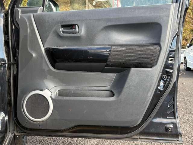 ハスラー ６６０Ａ　４ＷＤ　４名　１オーナー車！レーダーブレーキサポート！オートライト！カロッツェリアナビ【ＡＶＩＣ－ＺＨ００７７】！フルセグＴＶ！アイドリングストップ！ディスチャージヘッドライト！インテリジェント！禁煙車！（33枚目）