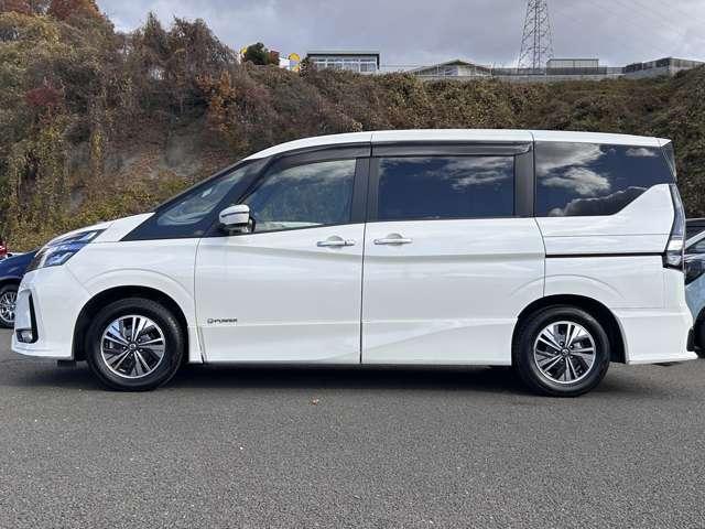 セレナ e-パワー ハイウェイスターV(7名) 1オーナー車!全方位運転支援システム!プロパイロット!純正ナビ&フルセグTV&DVD&BT&バックカメラ!ハンズフリー両側パワースライドドア!アダプティブLEDヘッドライト!純正ETC!後期型(8枚目)