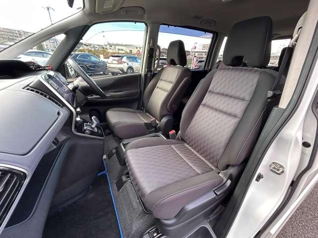 セレナ e-パワー ハイウェイスターV(7名) 1オーナー車!全方位運転支援システム!プロパイロット!純正ナビ&フルセグTV&DVD&BT&バックカメラ!ハンズフリー両側パワースライドドア!アダプティブLEDヘッドライト!純正ETC!後期型(19枚目)