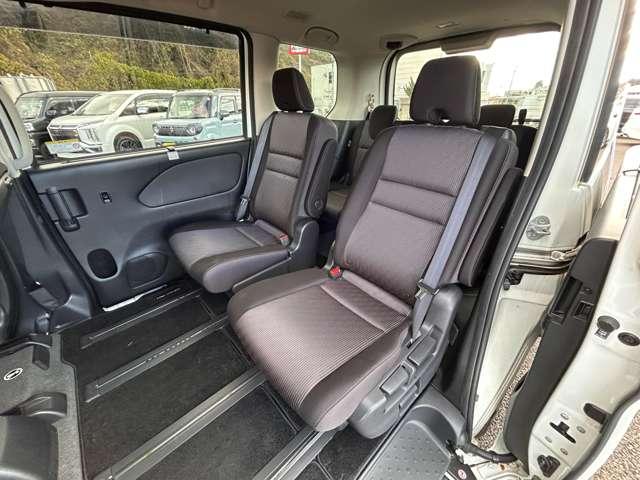 セレナ e-パワー ハイウェイスターV(7名) 1オーナー車!全方位運転支援システム!プロパイロット!純正ナビ&フルセグTV&DVD&BT&バックカメラ!ハンズフリー両側パワースライドドア!アダプティブLEDヘッドライト!純正ETC!後期型(21枚目)