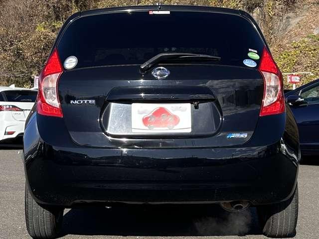 ノート Ｘ　ＤＩＧ－Ｓ　アイドリングストップ！エコスーパーチャージャー！純正ナビ＆フルセグＴＶ＆バックカメラ！インテリジェントキー！プッシュエンジンスターター！純正ＥＴＣ！（6枚目）