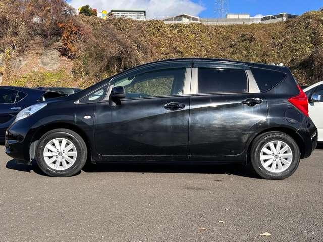 ノート Ｘ　ＤＩＧ－Ｓ　アイドリングストップ！エコスーパーチャージャー！純正ナビ＆フルセグＴＶ＆バックカメラ！インテリジェントキー！プッシュエンジンスターター！純正ＥＴＣ！（8枚目）