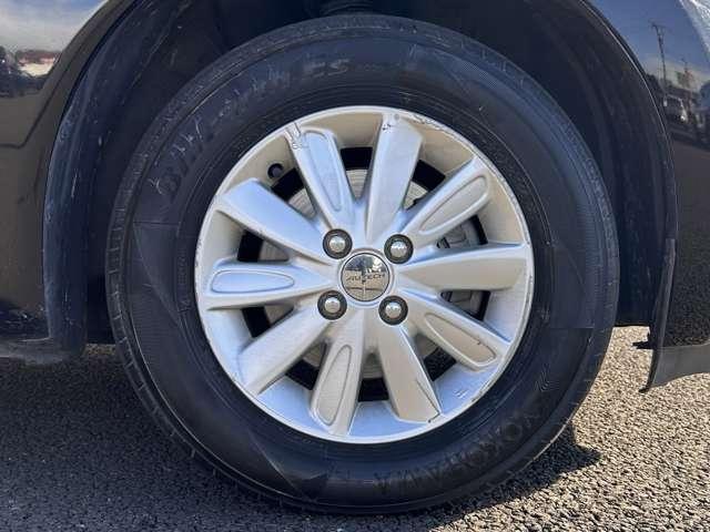 ノート Ｘ　ＤＩＧ－Ｓ　アイドリングストップ！エコスーパーチャージャー！純正ナビ＆フルセグＴＶ＆バックカメラ！インテリジェントキー！プッシュエンジンスターター！純正ＥＴＣ！（11枚目）