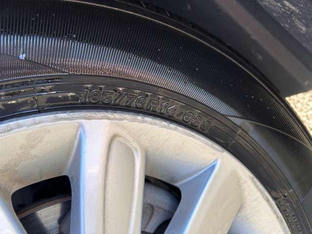 ノート Ｘ　ＤＩＧ－Ｓ　アイドリングストップ！エコスーパーチャージャー！純正ナビ＆フルセグＴＶ＆バックカメラ！インテリジェントキー！プッシュエンジンスターター！純正ＥＴＣ！（12枚目）