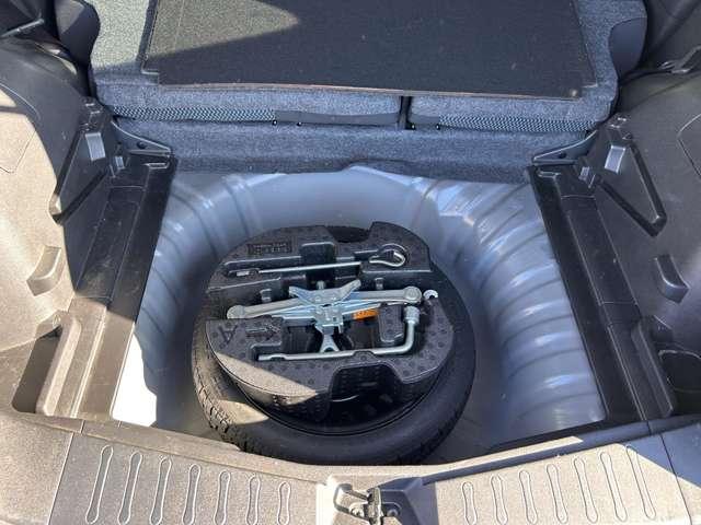 ノート Ｘ　ＤＩＧ－Ｓ　アイドリングストップ！エコスーパーチャージャー！純正ナビ＆フルセグＴＶ＆バックカメラ！インテリジェントキー！プッシュエンジンスターター！純正ＥＴＣ！（23枚目）