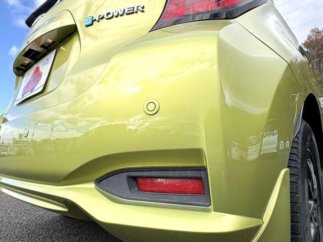 ノート ｅ－パワー　Ｘ　インテリジェントエマージェンシーブレーキ！車線逸脱警報！純正ナビ【ＭＭ３１６Ｄ－Ｗ】！フルセグＴＶ！アラウンドビューモニター！スマートキー！ウィンカーミラー！（7枚目）