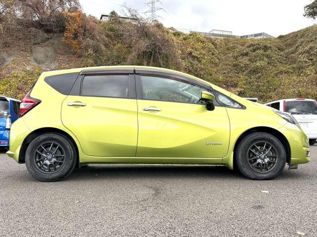 ノート ｅ－パワー　Ｘ　インテリジェントエマージェンシーブレーキ！車線逸脱警報！純正ナビ【ＭＭ３１６Ｄ－Ｗ】！フルセグＴＶ！アラウンドビューモニター！スマートキー！ウィンカーミラー！（8枚目）