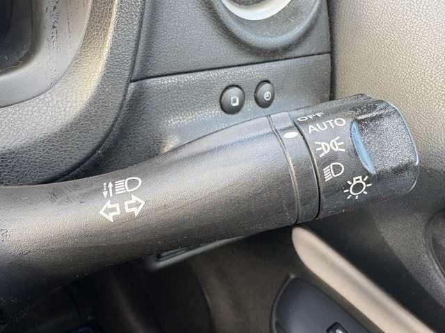 ノート ｅ－パワー　Ｘ　インテリジェントエマージェンシーブレーキ！車線逸脱警報！純正ナビ【ＭＭ３１６Ｄ－Ｗ】！フルセグＴＶ！アラウンドビューモニター！スマートキー！ウィンカーミラー！（17枚目）