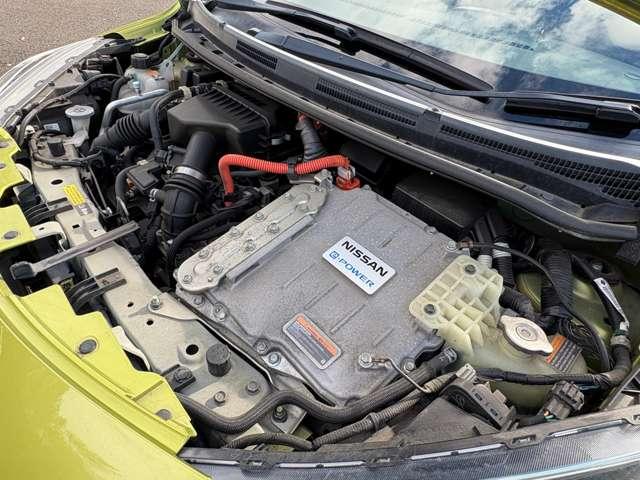 ノート ｅ－パワー　Ｘ　インテリジェントエマージェンシーブレーキ！車線逸脱警報！純正ナビ【ＭＭ３１６Ｄ－Ｗ】！フルセグＴＶ！アラウンドビューモニター！スマートキー！ウィンカーミラー！（25枚目）