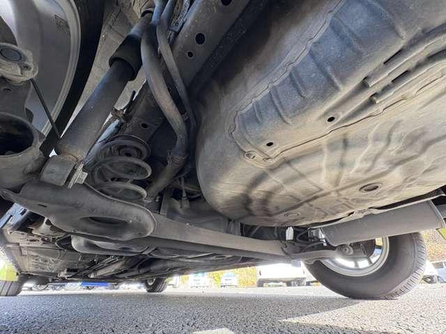 ノート ｅ－パワー　Ｘ　インテリジェントエマージェンシーブレーキ！車線逸脱警報！純正ナビ【ＭＭ３１６Ｄ－Ｗ】！フルセグＴＶ！アラウンドビューモニター！スマートキー！ウィンカーミラー！（28枚目）