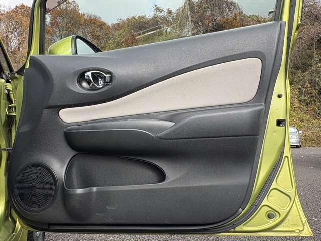 ノート ｅ－パワー　Ｘ　インテリジェントエマージェンシーブレーキ！車線逸脱警報！純正ナビ【ＭＭ３１６Ｄ－Ｗ】！フルセグＴＶ！アラウンドビューモニター！スマートキー！ウィンカーミラー！（31枚目）