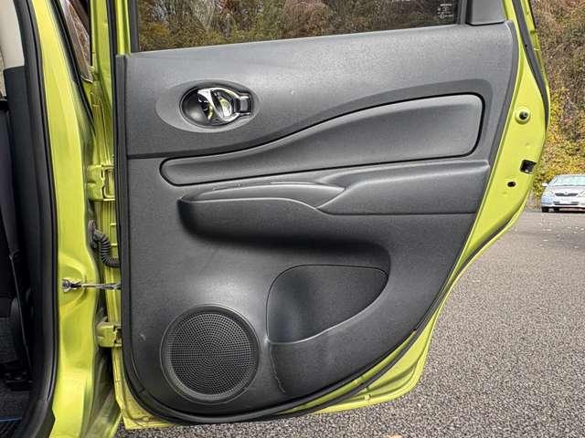 ノート ｅ－パワー　Ｘ　インテリジェントエマージェンシーブレーキ！車線逸脱警報！純正ナビ【ＭＭ３１６Ｄ－Ｗ】！フルセグＴＶ！アラウンドビューモニター！スマートキー！ウィンカーミラー！（33枚目）