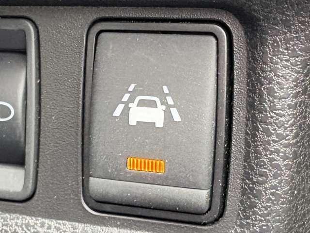 ノート ｅ－パワー　Ｘ　インテリジェントエマージェンシーブレーキ！車線逸脱警報！純正ナビ【ＭＭ３１６Ｄ－Ｗ】！フルセグＴＶ！アラウンドビューモニター！スマートキー！ウィンカーミラー！（42枚目）