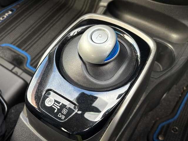 ノート ｅ－パワー　Ｘ　インテリジェントエマージェンシーブレーキ！車線逸脱警報！純正ナビ【ＭＭ３１６Ｄ－Ｗ】！フルセグＴＶ！アラウンドビューモニター！スマートキー！ウィンカーミラー！（49枚目）