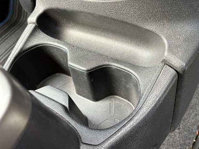 ノート ｅ－パワー　Ｘ　インテリジェントエマージェンシーブレーキ！車線逸脱警報！純正ナビ【ＭＭ３１６Ｄ－Ｗ】！フルセグＴＶ！アラウンドビューモニター！スマートキー！ウィンカーミラー！（55枚目）