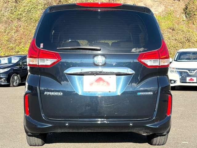 フリードハイブリッド ハイブリッド・Ｇホンダセンシング　ホンダセンシング！ギャザーズナビ＆フルセグＴＶ＆ＤＶＤ＆ＢＴ＆バックカメラ！ＬＥＤヘッドライト！オートライト！シートヒーター！両側パワースライドドア！純正ＥＴＣ！スマートキーシステム（6枚目）