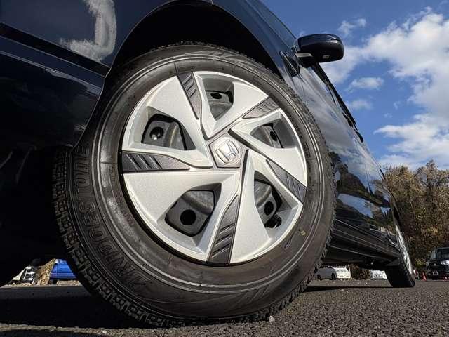 フリードハイブリッド ハイブリッド・Ｇホンダセンシング　ホンダセンシング！ギャザーズナビ＆フルセグＴＶ＆ＤＶＤ＆ＢＴ＆バックカメラ！ＬＥＤヘッドライト！オートライト！シートヒーター！両側パワースライドドア！純正ＥＴＣ！スマートキーシステム（10枚目）