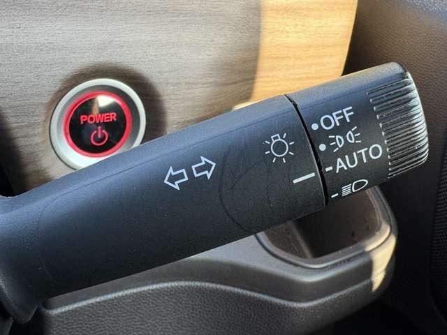 フリードハイブリッド ハイブリッド・Ｇホンダセンシング　ホンダセンシング！ギャザーズナビ＆フルセグＴＶ＆ＤＶＤ＆ＢＴ＆バックカメラ！ＬＥＤヘッドライト！オートライト！シートヒーター！両側パワースライドドア！純正ＥＴＣ！スマートキーシステム（16枚目）