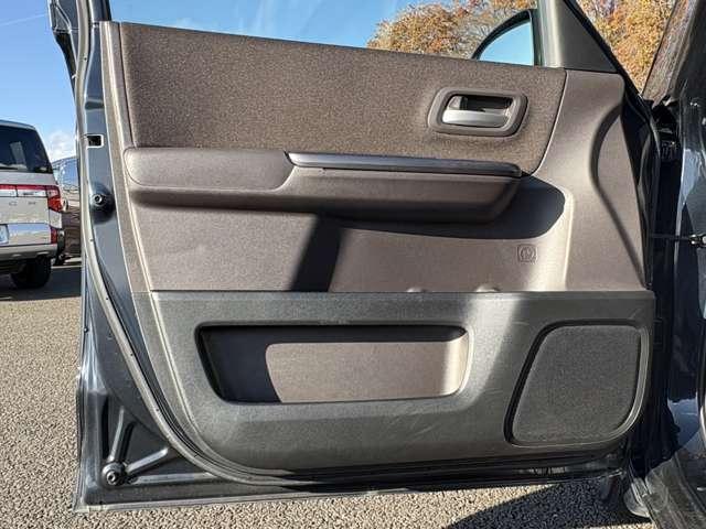 フリードハイブリッド ハイブリッド・Ｇホンダセンシング　ホンダセンシング！ギャザーズナビ＆フルセグＴＶ＆ＤＶＤ＆ＢＴ＆バックカメラ！ＬＥＤヘッドライト！オートライト！シートヒーター！両側パワースライドドア！純正ＥＴＣ！スマートキーシステム（30枚目）