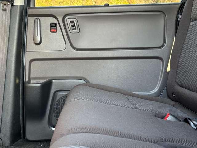 フリードハイブリッド ハイブリッド・Ｇホンダセンシング　ホンダセンシング！ギャザーズナビ＆フルセグＴＶ＆ＤＶＤ＆ＢＴ＆バックカメラ！ＬＥＤヘッドライト！オートライト！シートヒーター！両側パワースライドドア！純正ＥＴＣ！スマートキーシステム（31枚目）