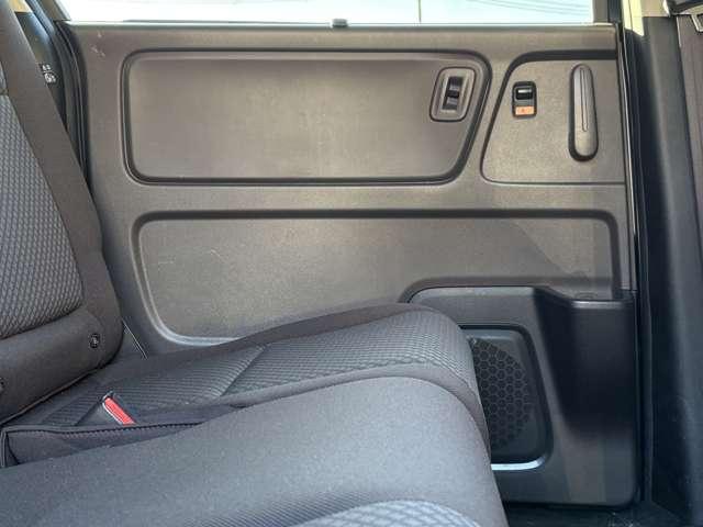 フリードハイブリッド ハイブリッド・Ｇホンダセンシング　ホンダセンシング！ギャザーズナビ＆フルセグＴＶ＆ＤＶＤ＆ＢＴ＆バックカメラ！ＬＥＤヘッドライト！オートライト！シートヒーター！両側パワースライドドア！純正ＥＴＣ！スマートキーシステム（32枚目）