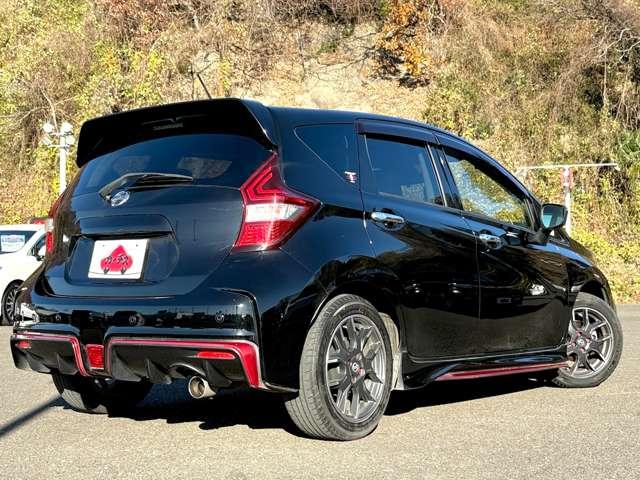 ノート Ｘ　ＮＩＳＭＯ用エアロ＆アルミ！インテリジェントエマージェンシーブレーキ！レーンディパーチャーワーニング！ソナーシステム！純正ナビ！フルセグＴＶ！バックカメラ！アイド！リングストップ！ＬＥＤヘッドライト！（4枚目）