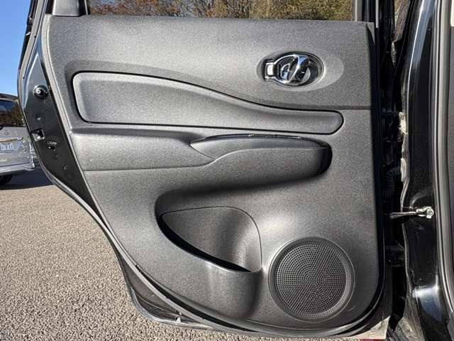 ノート Ｘ　ＮＩＳＭＯ用エアロ＆アルミ！インテリジェントエマージェンシーブレーキ！レーンディパーチャーワーニング！ソナーシステム！純正ナビ！フルセグＴＶ！バックカメラ！アイド！リングストップ！ＬＥＤヘッドライト！（33枚目）