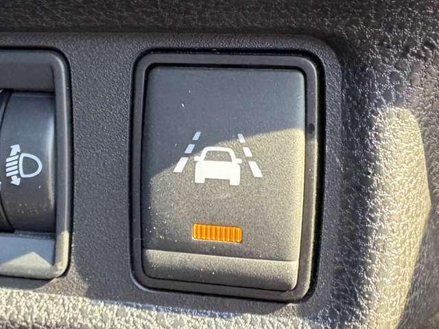 ノート Ｘ　ＮＩＳＭＯ用エアロ＆アルミ！インテリジェントエマージェンシーブレーキ！レーンディパーチャーワーニング！ソナーシステム！純正ナビ！フルセグＴＶ！バックカメラ！アイド！リングストップ！ＬＥＤヘッドライト！（43枚目）