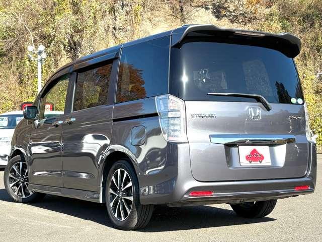 ステップワゴンスパーダ Ｚ　クールスピリット　走行５７．５００キロ！アイドリングストップ／エコアシスト！ギャザーズナビ＆フルセグＴＶ＆ＤＶＤ＆バックカメラ！両側パワースライドドア！ＨＩＤヘッドライト！純正アルミ＆エアロ！半革シート！禁煙車！（5枚目）