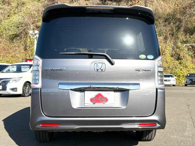 ステップワゴンスパーダ Ｚ　クールスピリット　走行５７．５００キロ！アイドリングストップ／エコアシスト！ギャザーズナビ＆フルセグＴＶ＆ＤＶＤ＆バックカメラ！両側パワースライドドア！ＨＩＤヘッドライト！純正アルミ＆エアロ！半革シート！禁煙車！（6枚目）