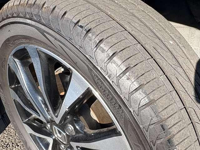 ステップワゴンスパーダ Ｚ　クールスピリット　走行５７．５００キロ！アイドリングストップ／エコアシスト！ギャザーズナビ＆フルセグＴＶ＆ＤＶＤ＆バックカメラ！両側パワースライドドア！ＨＩＤヘッドライト！純正アルミ＆エアロ！半革シート！禁煙車！（12枚目）