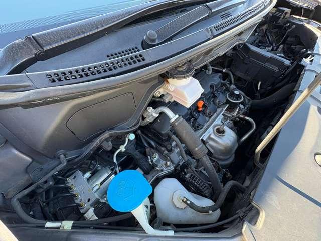 ステップワゴンスパーダ Ｚ　クールスピリット　走行５７．５００キロ！アイドリングストップ／エコアシスト！ギャザーズナビ＆フルセグＴＶ＆ＤＶＤ＆バックカメラ！両側パワースライドドア！ＨＩＤヘッドライト！純正アルミ＆エアロ！半革シート！禁煙車！（29枚目）