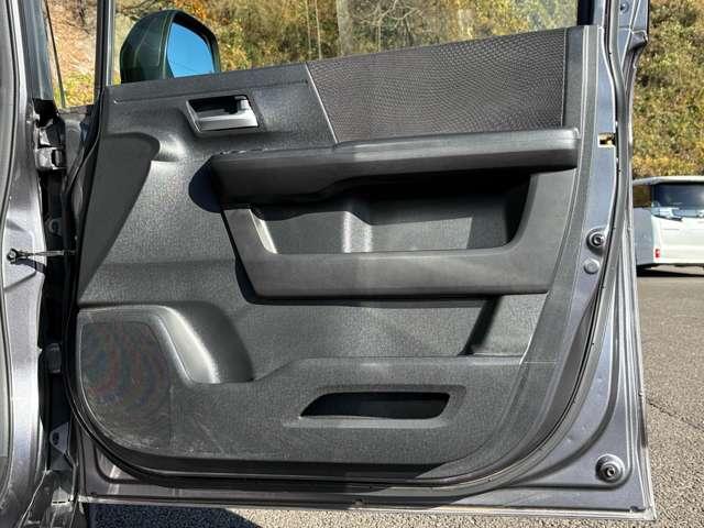 ステップワゴンスパーダ Ｚ　クールスピリット　走行５７．５００キロ！アイドリングストップ／エコアシスト！ギャザーズナビ＆フルセグＴＶ＆ＤＶＤ＆バックカメラ！両側パワースライドドア！ＨＩＤヘッドライト！純正アルミ＆エアロ！半革シート！禁煙車！（33枚目）