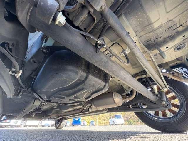 ハスラー ＪスタイルＩＩＩ　スチールシルバールーフ！アイドリングストップ！デュアルカメラブレーキサポート！純正ナビ＆フルセグＴＶ＆ＤＶＤ＆ＢＴ！全方位モニター！ＨＩＤヘッドライト！純正アルミ！半革シート！シートヒーター！（31枚目）